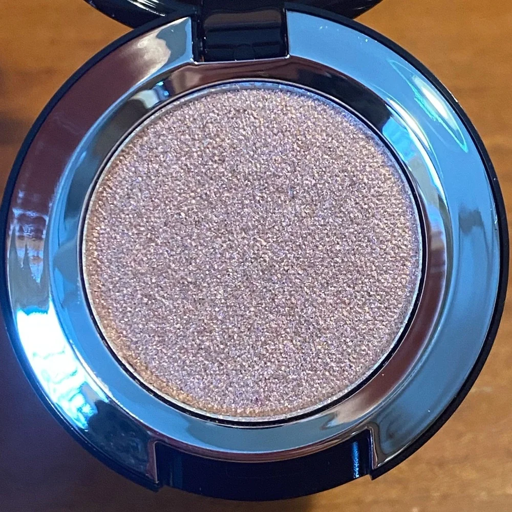 MAC Dazzleshadow Extreme Eyeshadow
